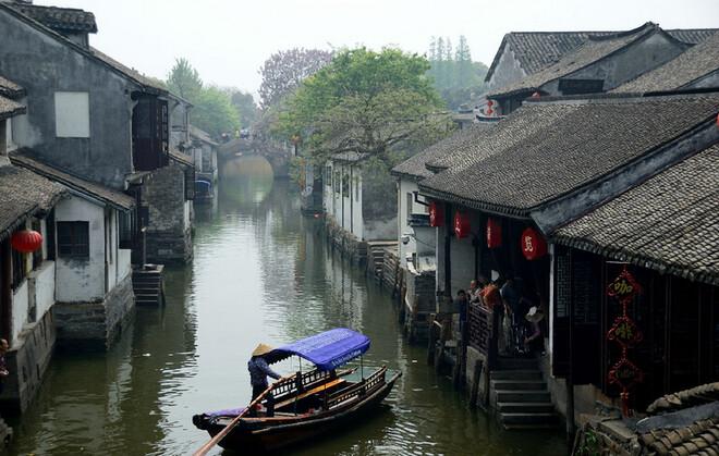 同学聚会时,穿什么衣服既不失礼也不浮夸?——红迪网平台
